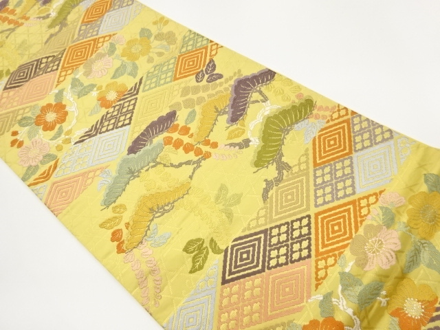 唐織横段に松・菱・花々模様織出し袋帯